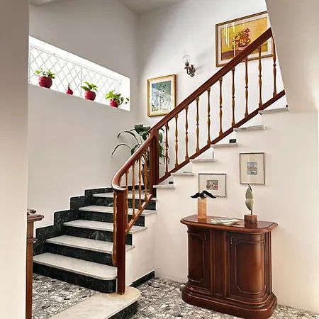 Nocleg ze śniadaniem Casa Morgana 3*